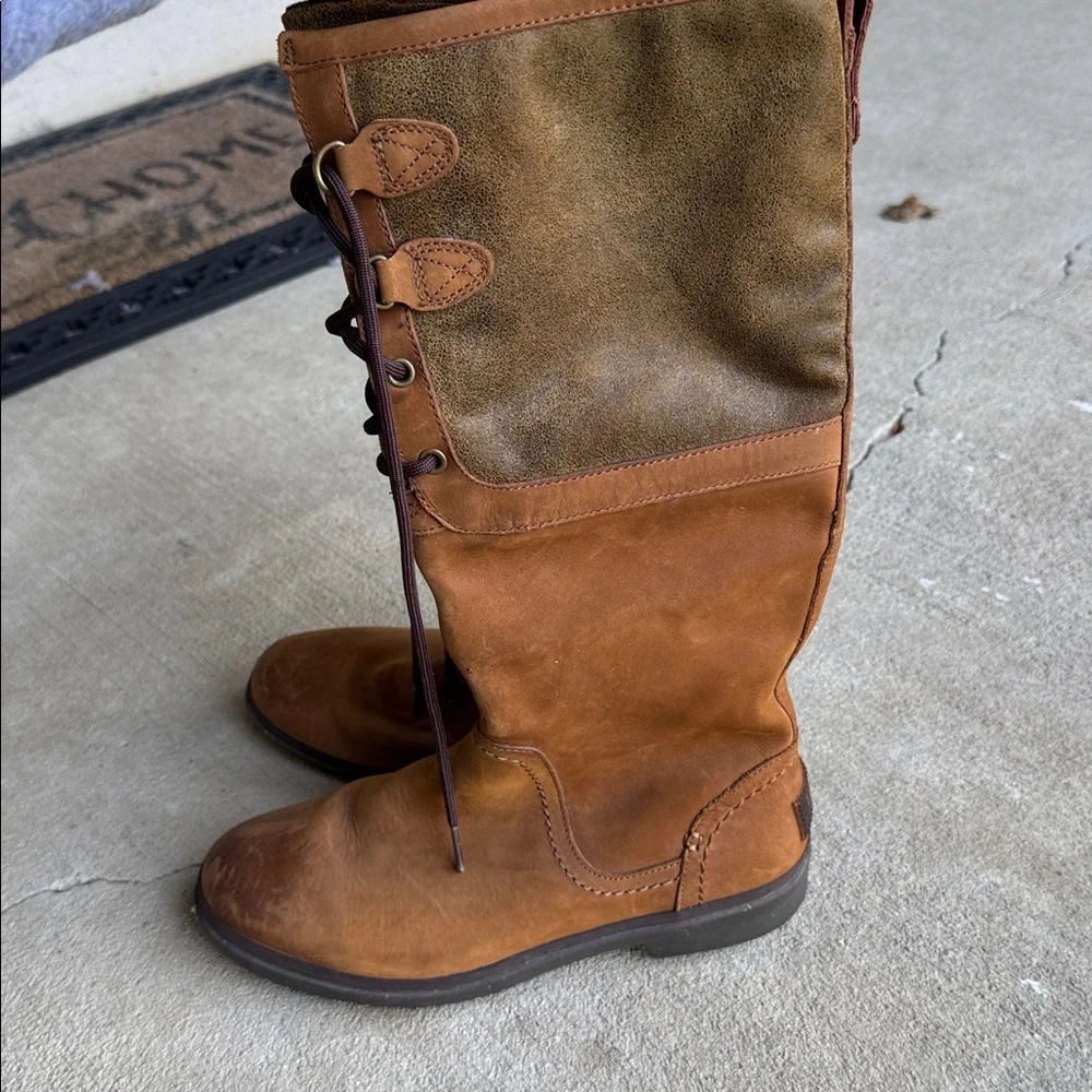 Ugg womens 8 brown chestnut Elsa Sherpa lined waterproof boots EUC